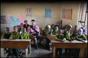 Peter bland Gracious schools barn Foto: Johnny Wiktorsson (Tanzania)