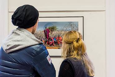 Beskådande Fotoutställning Rosa Huset
