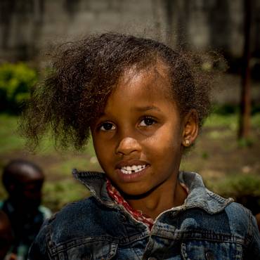 På skolgården Arusha - Tanzania