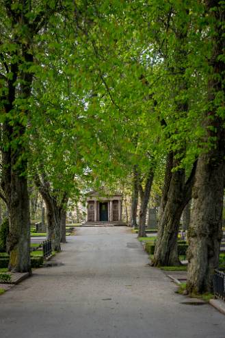 Sonnanderska mausoleet S:ta Elins kyrkogård - Skövde